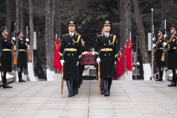 韓国から帰還の中国人民志願軍烈士の遺骨、瀋陽で埋葬式