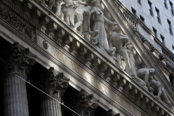 米国株式市場＝Ｓ＆Ｐ５００・ダウ最高値更新、ハイテク株が高い