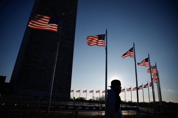 米11月雇用22.7万人増に急回復、失業率は4.2％に悪化