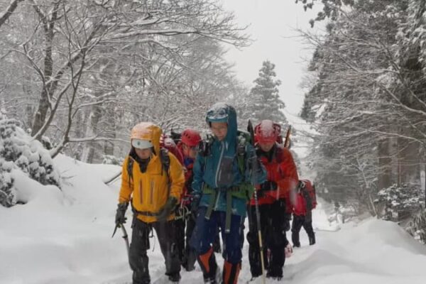 中国地方最高峰・国立公園大山で遭難　一晩経て福岡県の会社員(36)を無事救助　右手指にしびれも意識あり・会話可能、自力で下山　登山届は未提出