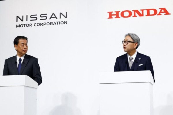 ホンダと日産、経営統合へ協議開始　26年8月に持ち株会社上場