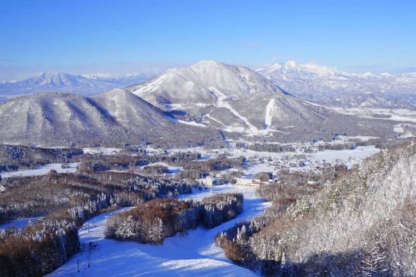 長野県のスキー場にあった上級者専用の看板　「利用禁止の対象者の表現」に思わず笑ってしまう