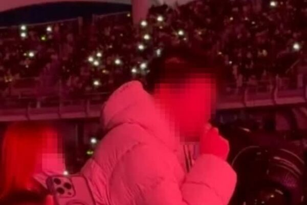 G-DRAGON（BIGBANG）、コンサート会場で起きていた別の出来事…中国人カップルが公演中に吸煙